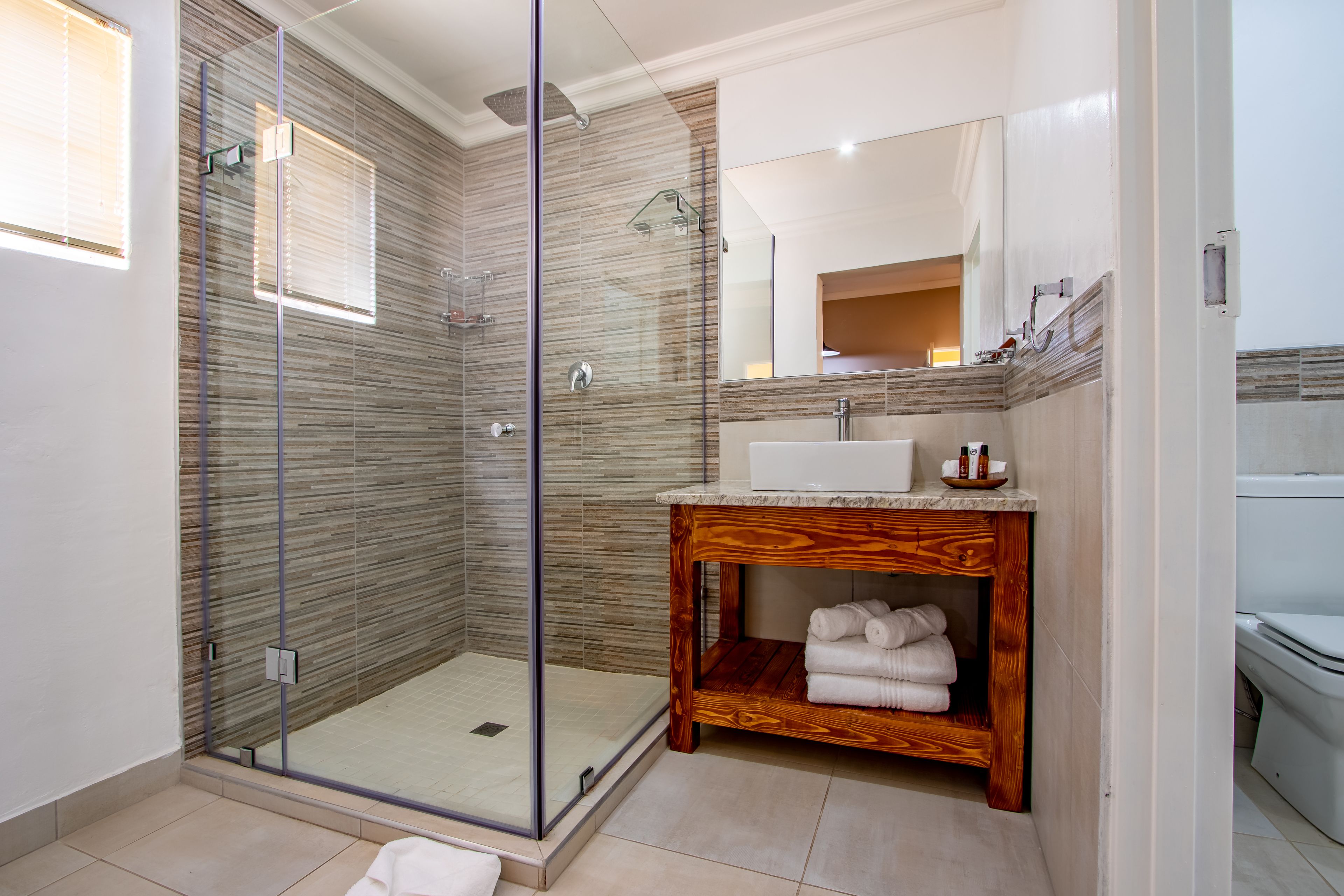 luxury double or twin room, 2 single beds | bathroom | shower, rainfall showerhead, free toiletries, hair dryer