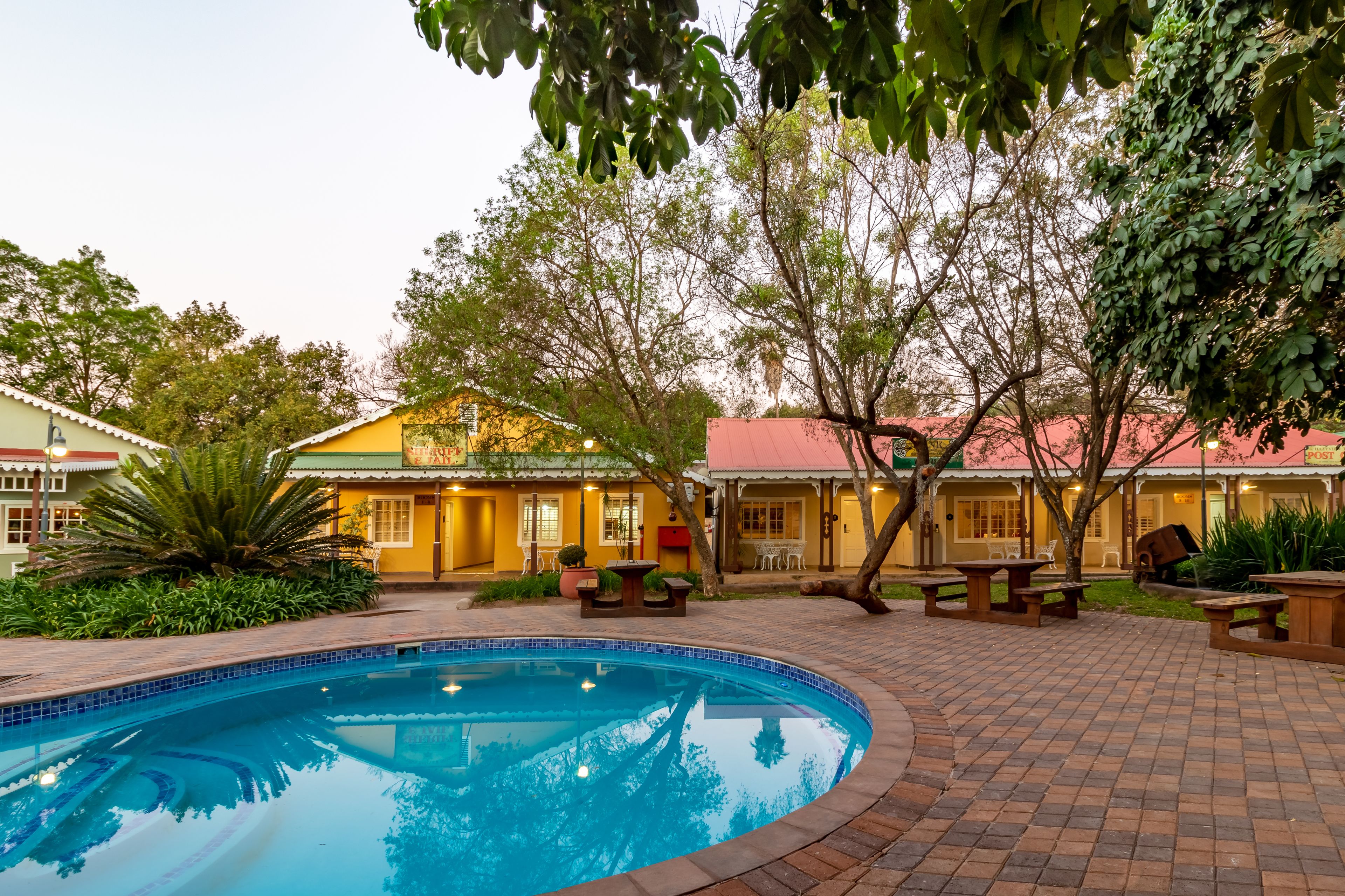 outdoor pool, pool loungers