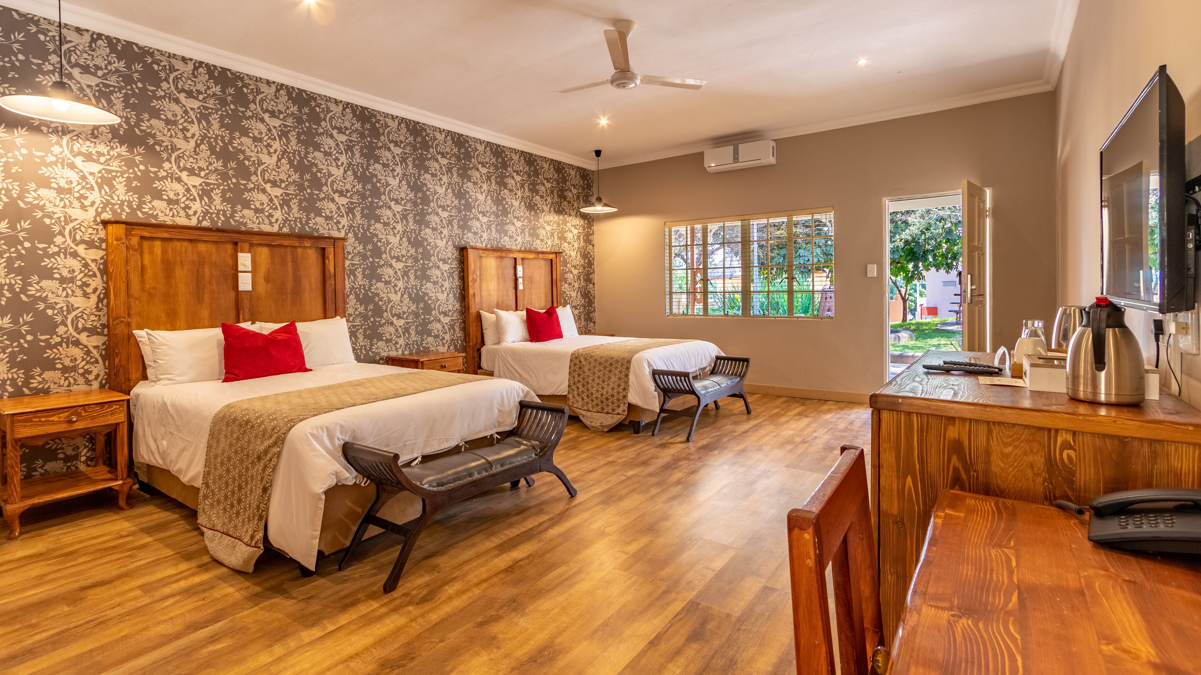 family double room | minibar, in-room safe, desk, free wifi