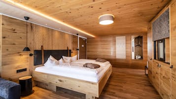 1 bedroom, in-room safe, desk, WiFi