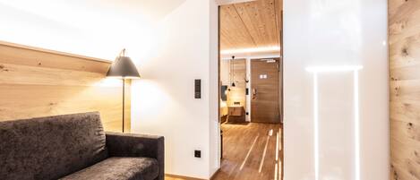 1 bedroom, in-room safe, desk, WiFi