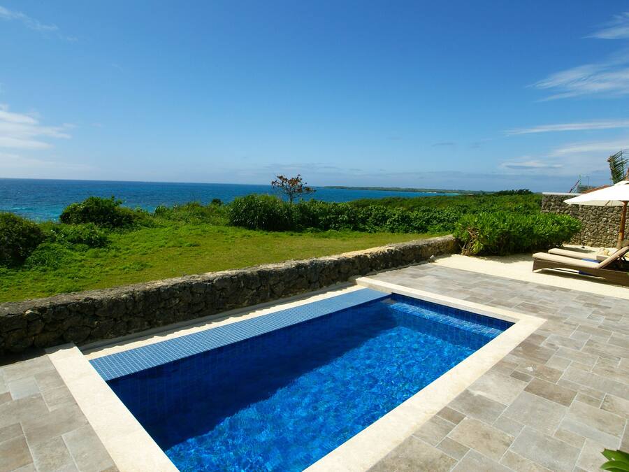 Outdoor pool, sun loungers