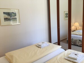 2 makuuhuonetta, silitysrauta/-lauta, Wi-Fi