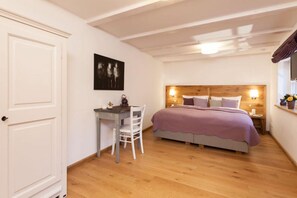 Departamento, 2 habitaciones (incl. 48€ cleaning fee) | 2 habitaciones, ropa de cama de alta calidad y escritorio 