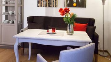 Apartment, 2 Bedrooms (incl. 48€ cleaning fee) | Living area | Flat-screen TV