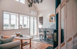 Dining - Cozy home in Södra Vi with sauna (Södra Vi)