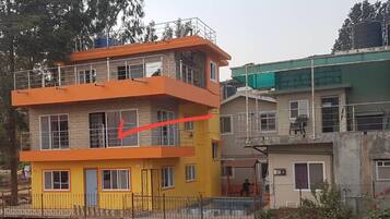 2 Bedroom Suite | Desk