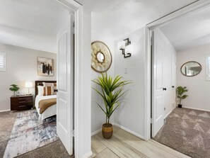 2 bedrooms, desk, iron/ironing board, free WiFi