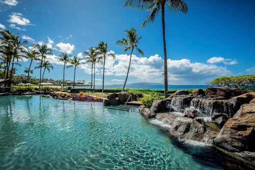 Exquisite Spacious Wailea Beach Villas H102