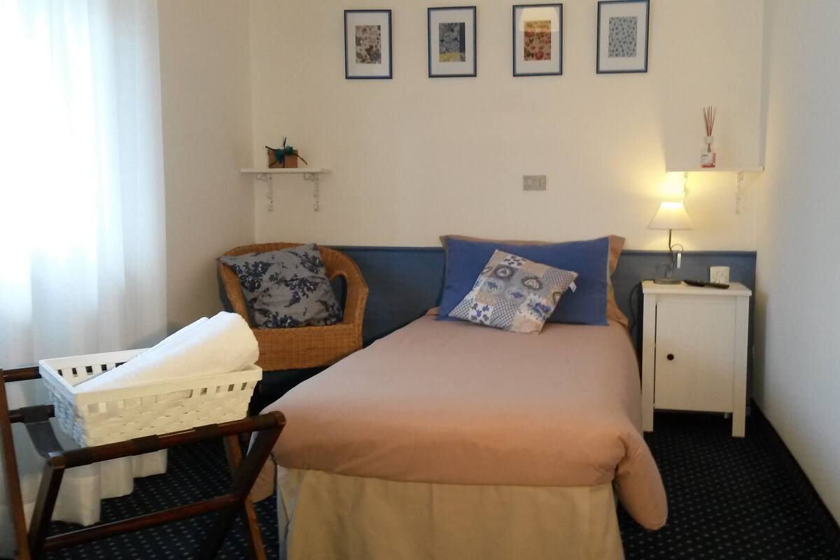 Single Room | Free WiFi, bed sheets