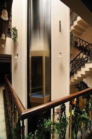 Interior - Hotel Diplomat Residency (New Delhi)
