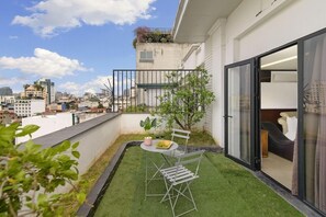 รับประทานอาหารกลางแจ้ง