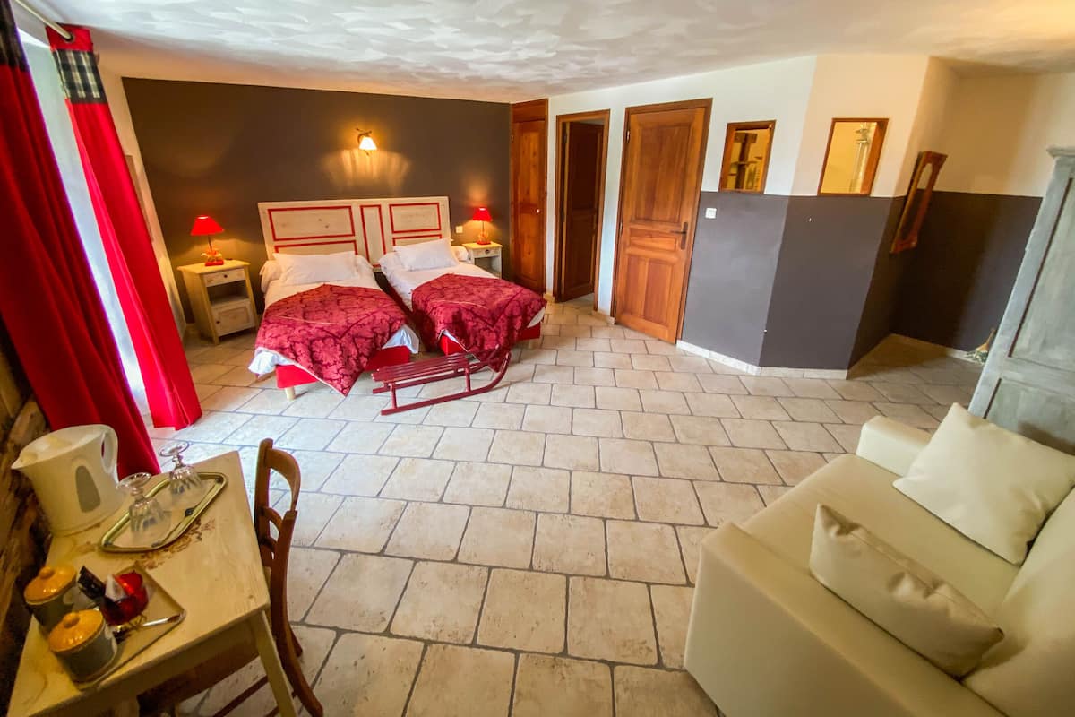 Habitación con 1 cama doble o 2 individuales, baño privado, vistas a la montaña (Fond de la Grange)