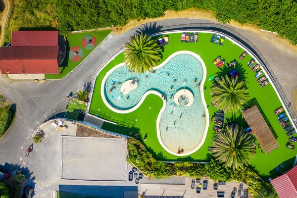 Seasonal outdoor pool, sun loungers