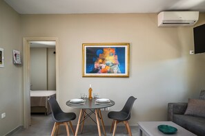 Full-size fridge, microwave, oven, stovetop - Villa Liostasi (Corfu)