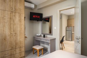 Villa de lujo, 1 habitación, vista al jardín (Gaia) | Caja de seguridad en la habitación y decoración personalizada 