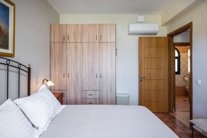 Luxury Villa, 2 Bedrooms, Garden View (Helios) | In-room safe, individually decorated, individually furnished