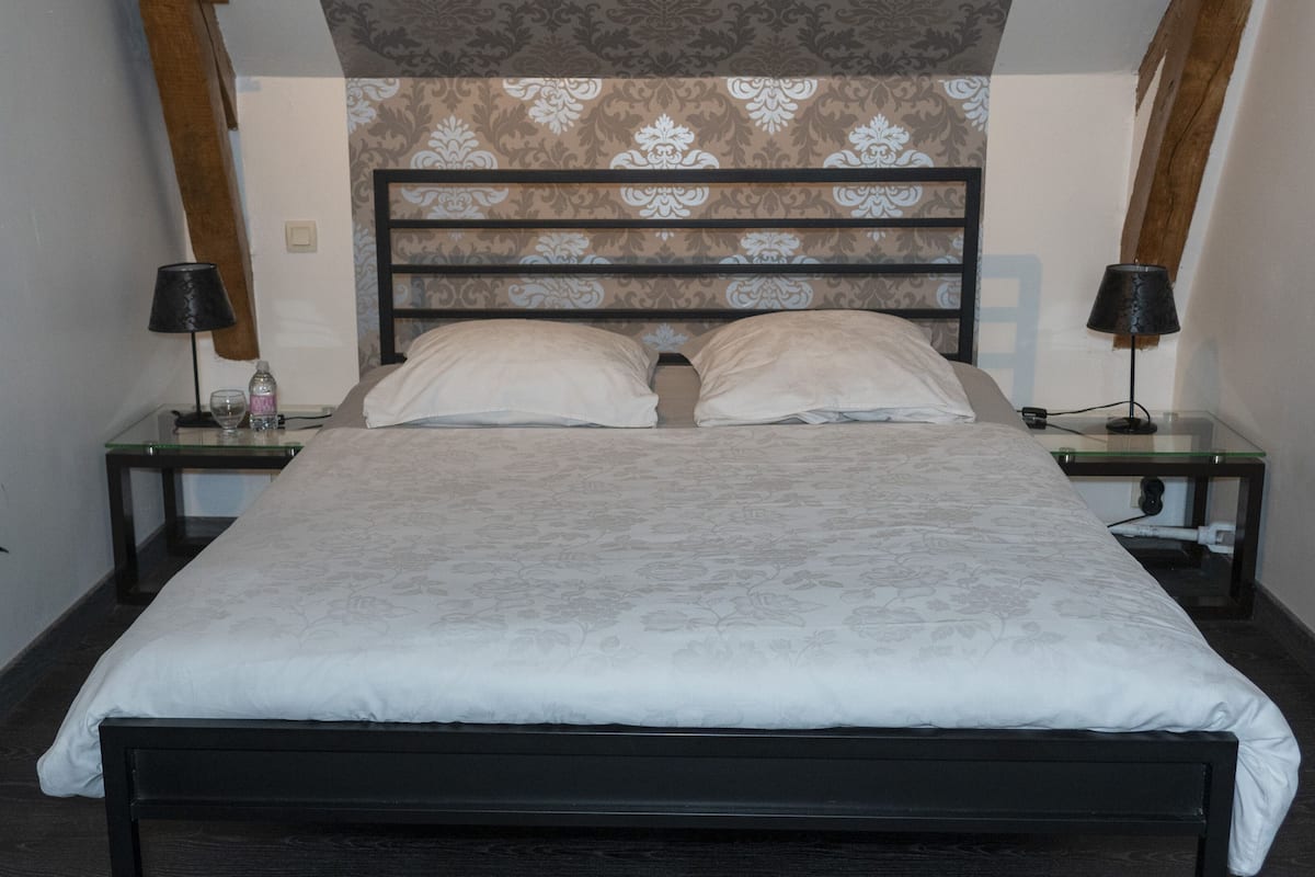Chambre Baroque | Lydisolering, strygejern/strygebræt, gratis Wi-Fi, sengetøj