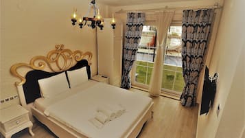 Standard-Dreibettzimmer, Poolblick | Ausblick vom Zimmer