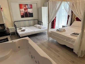Premium Quadruple Room