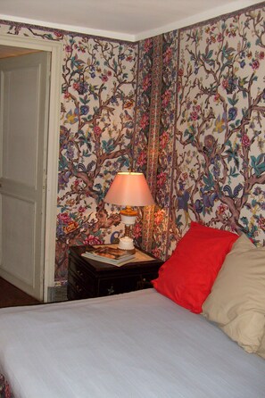 Habitación doble | Decoración individual, mobiliario individual, escritorio