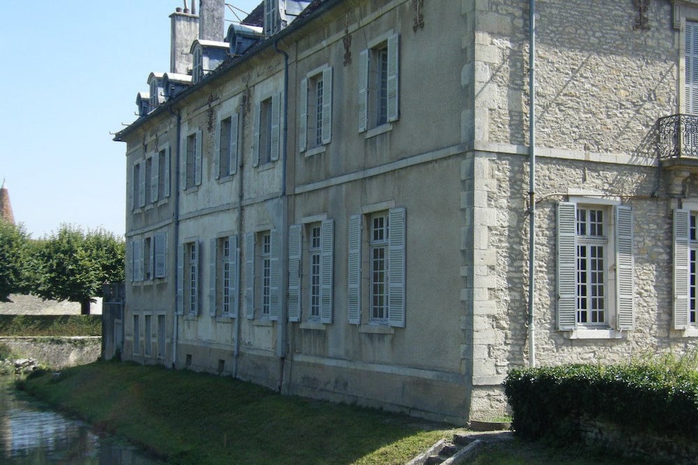 Château De Serrigny