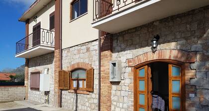 Cary-Villa 300mt dal mare