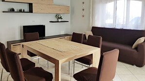 In-room dining - Cary-Villa 300mt dal mare (Fondi)