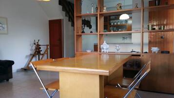 Villa, 2 Bedrooms | In-room dining