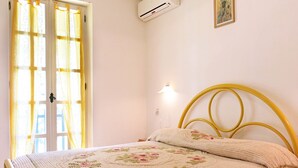 3 bedrooms, desk - Lamy-Villa 400mt dal mare (Fondi)