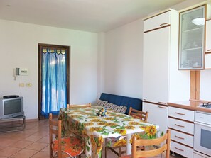 Villa, 2 Bedrooms | In-room dining