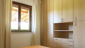 Villa, 2 Bedrooms | 2 bedrooms, desk - Letty-Villa 550mt dal mare (Fondi)