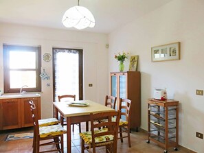 Villa, 2 chambres | Restauration dans la chambre