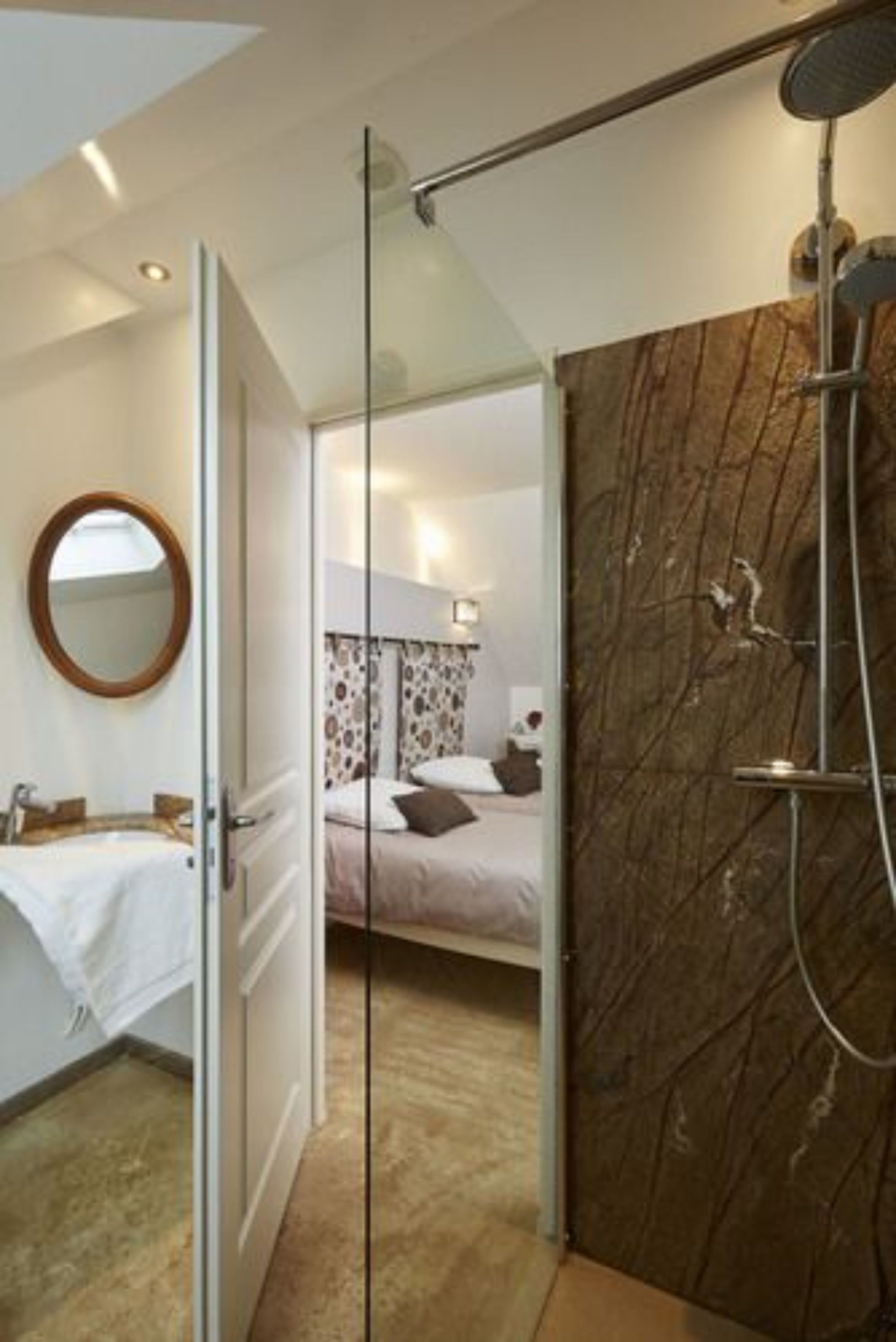 Kamer (Madeleine) | 3 slaapkamers, individueel gedecoreerd, individueel gemeubileerd