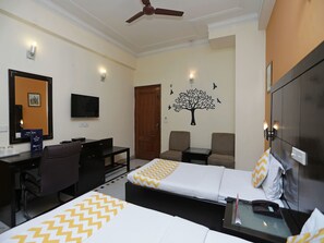 Double or Twin Room - OYO 12075 Hotel Regalia Retreat (New Delhi)