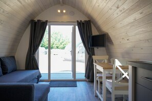Elite Pod (no pets allowed) | 1 bedroom, blackout curtains, iron/ironing board, free WiFi - King's Lynn Caravan & Camping Park (King's Lynn)