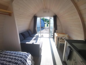 Elite Pod (no pets allowed)