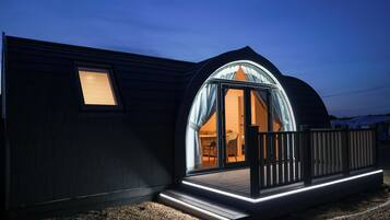 Side Entry Pod (no pets allowed) | 1 bedroom, blackout curtains, iron/ironing board, free WiFi