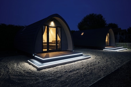 Elite Pod (no pets allowed) | 1 bedroom, blackout drapes, iron/ironing board, free WiFi