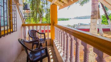 Double or Twin Room | Balcony