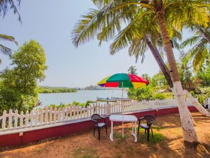 Property grounds - OYO 13117 Home Lake View Studio Canacona (Canacona)
