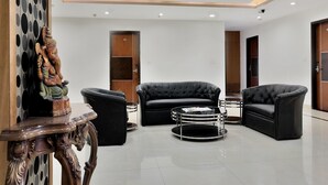 Lobby sitting area - Capital O 12384 Hotel Rudra Grand (Hyderabad)