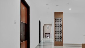 Hallway - Capital O 12384 Hotel Rudra Grand (Hyderabad)
