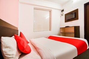 Classic Room | Free WiFi, bed sheets - OYO 3627 The Jaipur Classic (Jaipur)