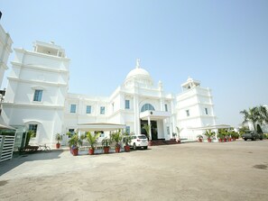 Front of property - OYO 12989 White Diamond Hotel (Jalandhar)