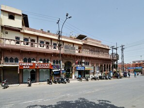 Façana frontal de l'allotjament