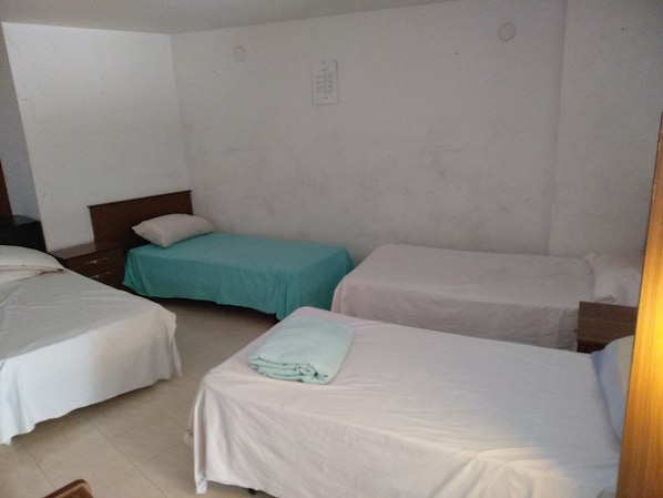 Dormitorio condiviso, dormitorio misto (1 bed in 7 Bed Dorm) | Wi-Fi gratuito