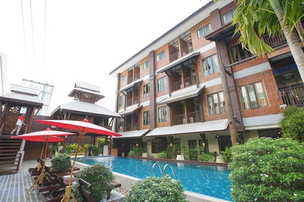 ด้านหน้าที่พัก