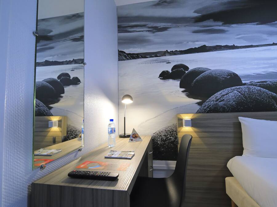 Decoración personalizada, muebles diferentes y escritorio