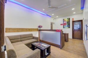 Reception -  Collection O 11693 Hotel Sunshine (Pune)